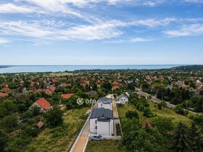 Eladó lakás Balatonalmádi