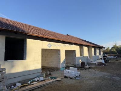 Eladó ikerház Monor