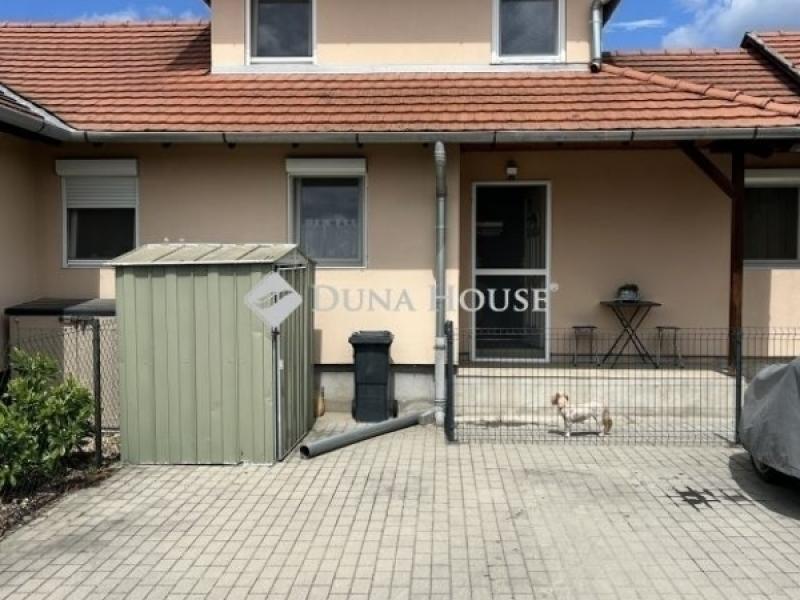 Eladó lakás Szigethalom
