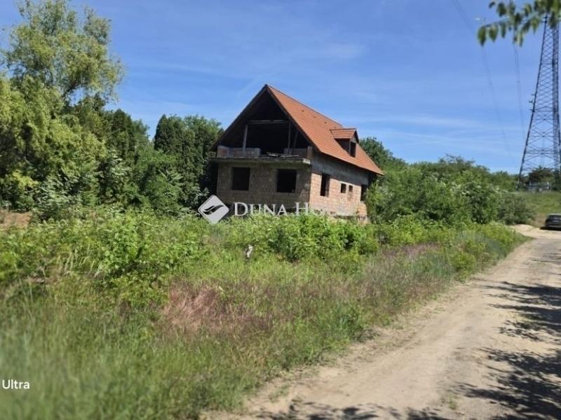 Eladó családi ház Csömör