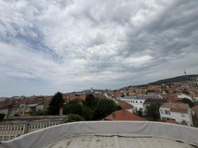 Eladó lakás Pécs