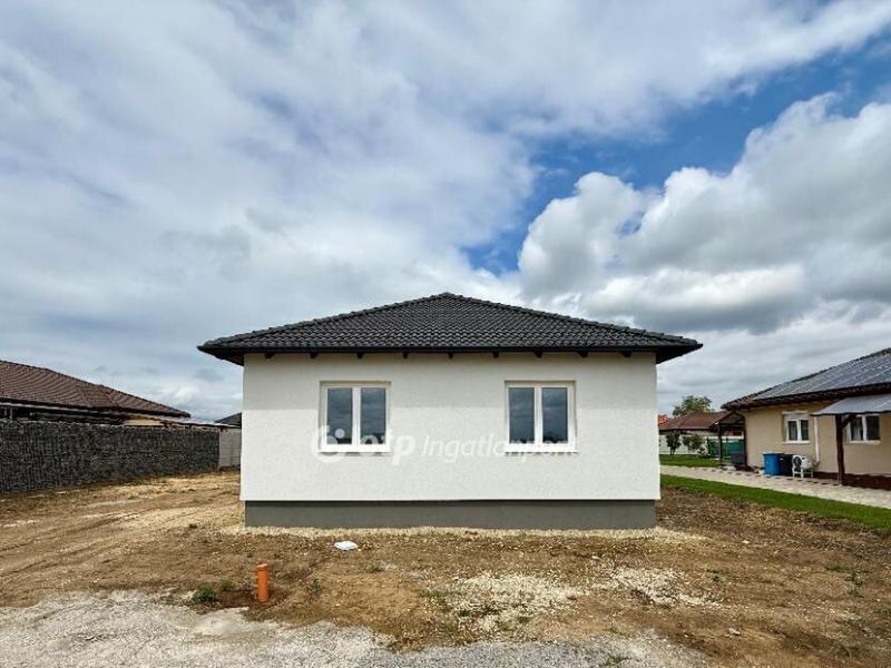 Eladó családi ház Mályi