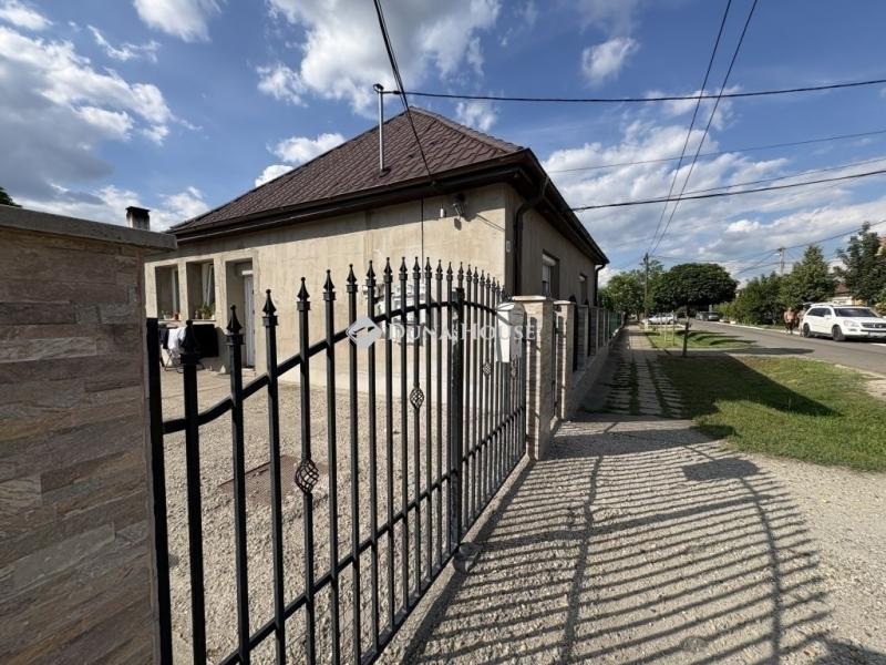 Eladó családi ház Gyál