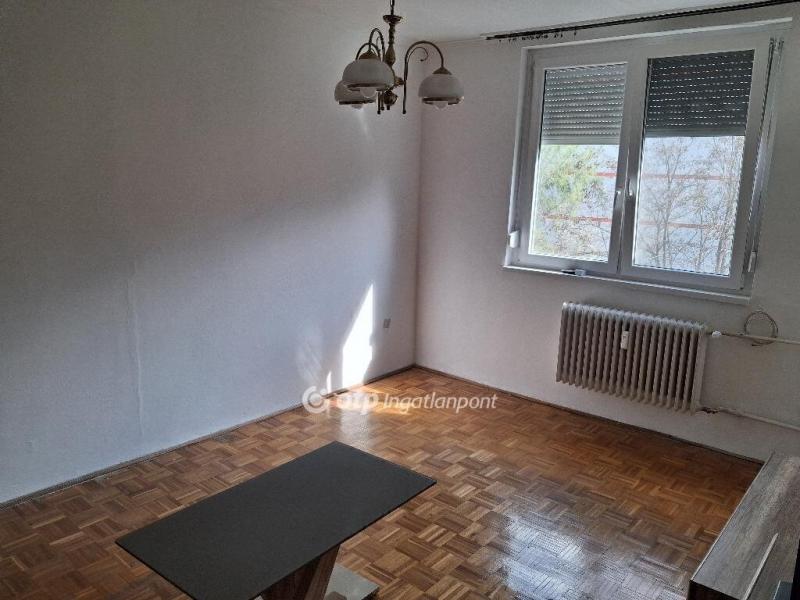 Eladó lakás Győr