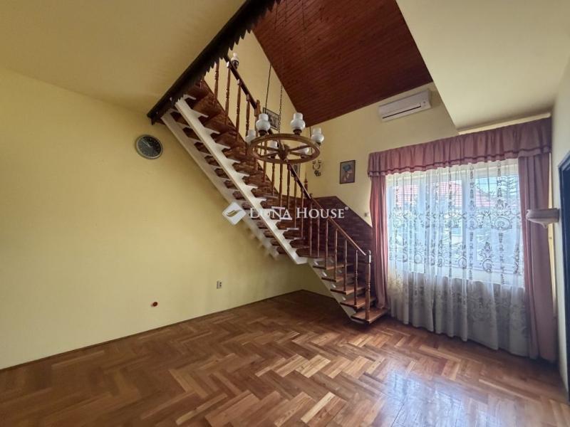 Eladó családi ház Győr