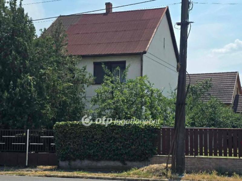 Eladó családi ház Püspökladány