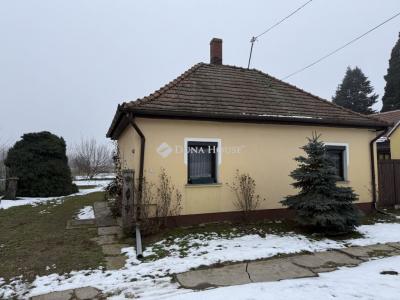 Eladó családi ház Bogyoszló