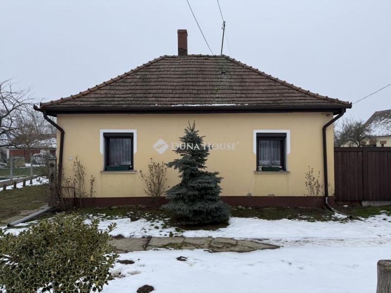 Eladó családi ház Bogyoszló