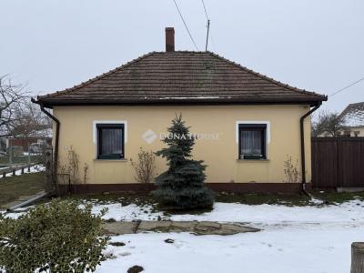 Eladó családi ház Bogyoszló