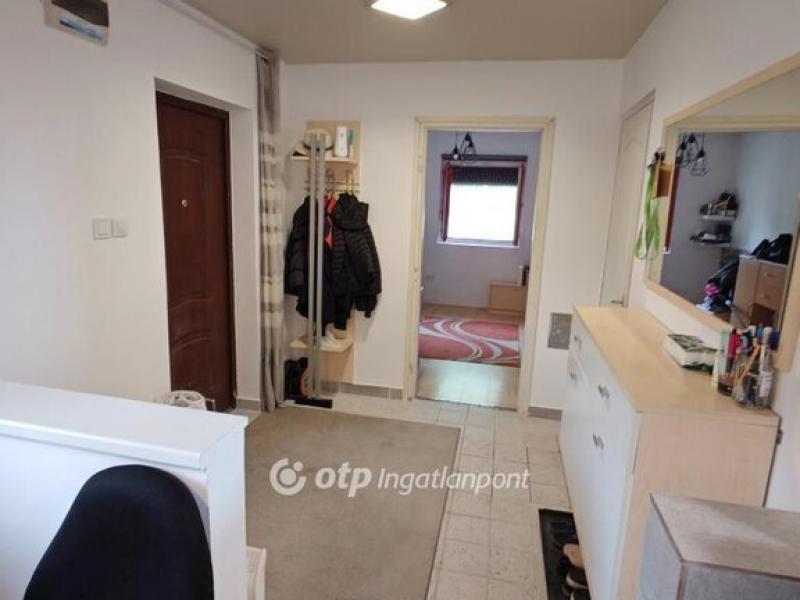 Eladó családi ház Cegléd