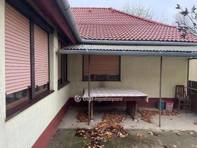 Eladó családi ház Cserkeszőlő