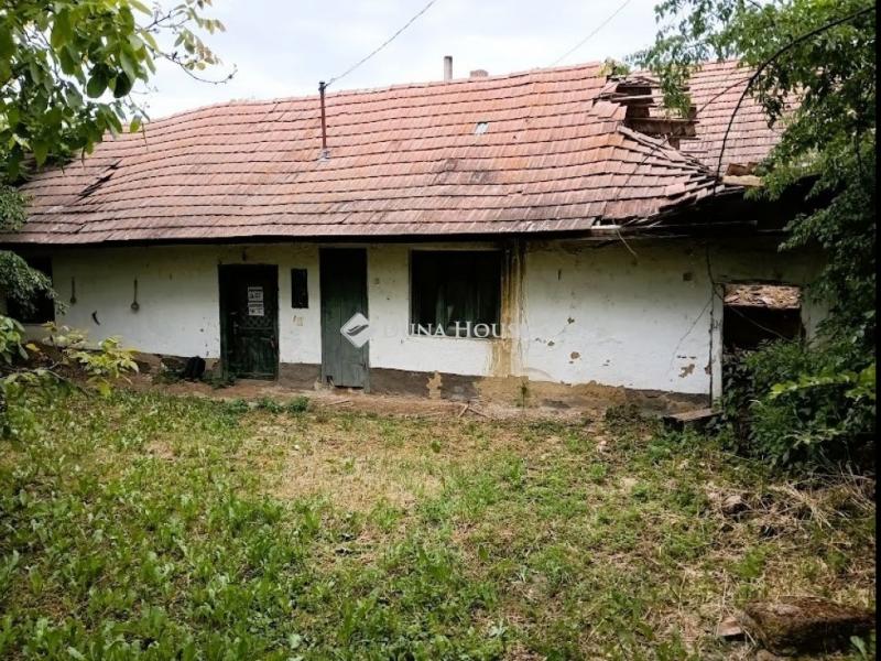 Eladó családi ház Bajna