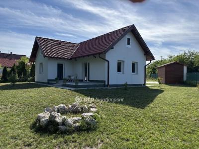 Eladó családi ház Balatonvilágos