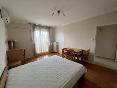 Eladó lakás Pécs