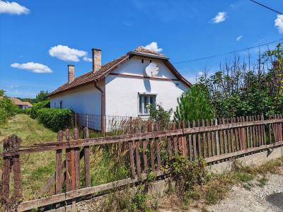 Eladó ház Tiszacsege