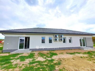 Eladó ikerház Kecskemét