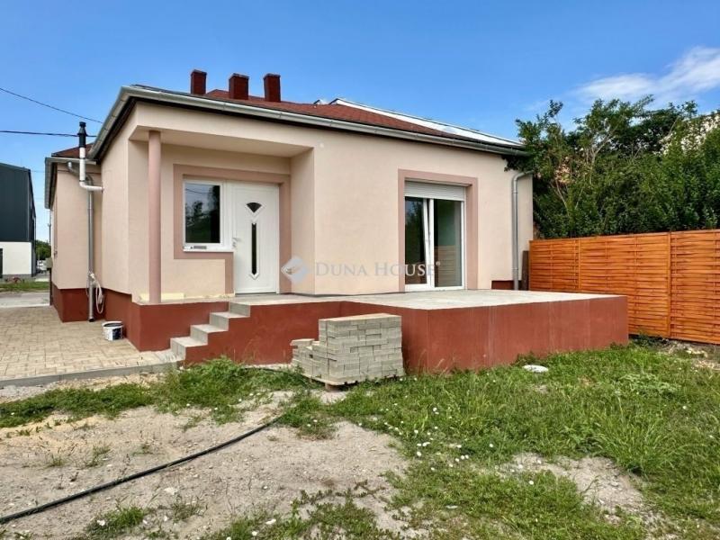 Eladó családi ház Pécs