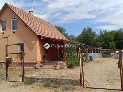 Eladó családi ház Szentmártonkáta