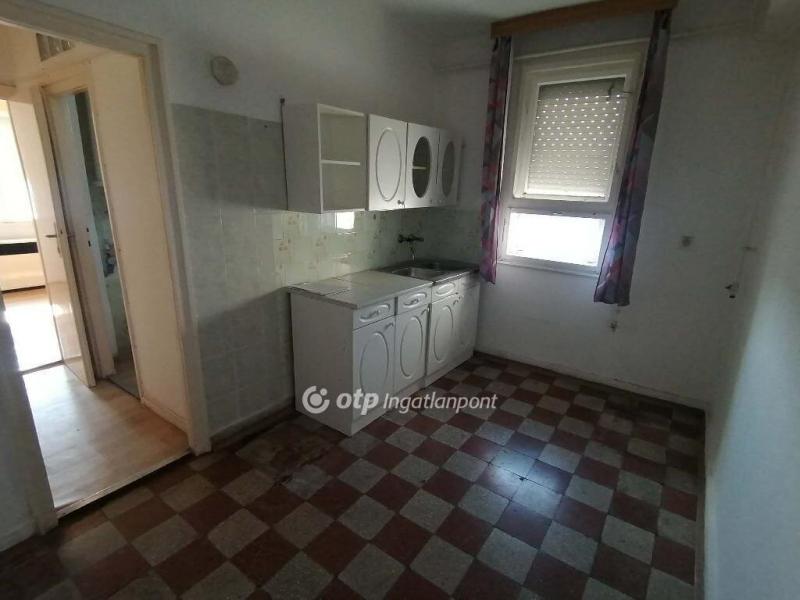 Eladó lakás Kiskőrös