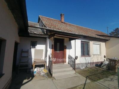 Eladó házrész Kiskőrös