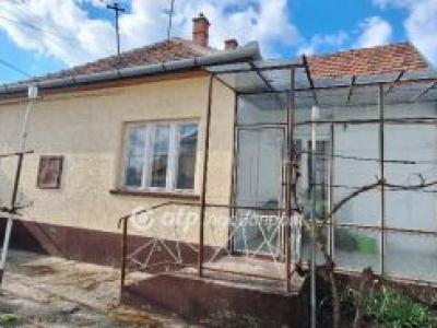 Eladó családi ház Kiskőrös