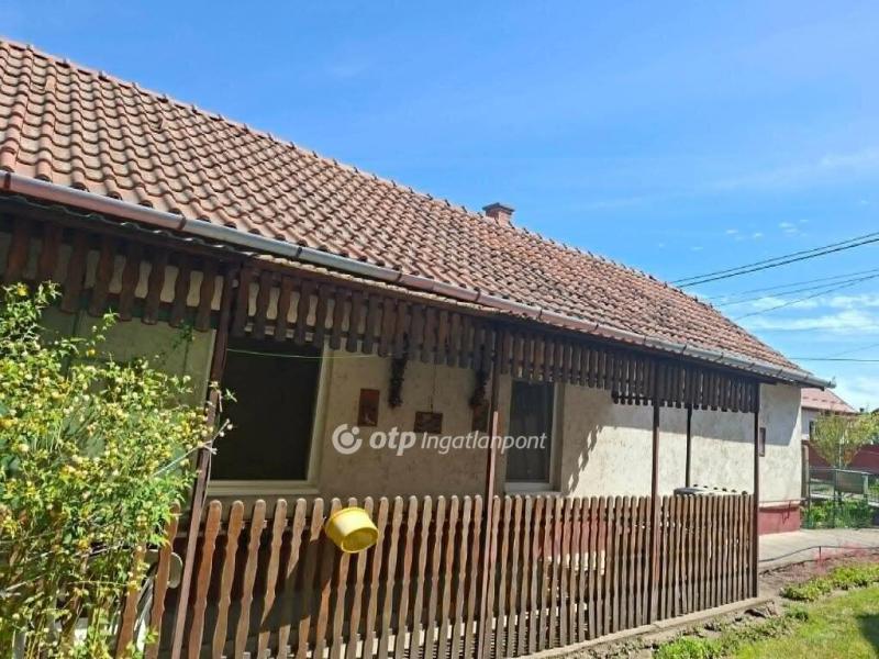 Eladó családi ház Vámospércs