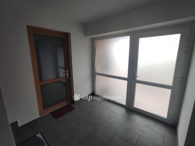 Eladó lakás Szekszárd