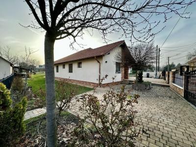 Eladó családi ház Őrbottyán