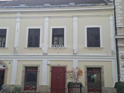 Eladó lakás Pécs
