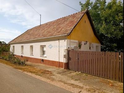 Eladó családi ház Epöl