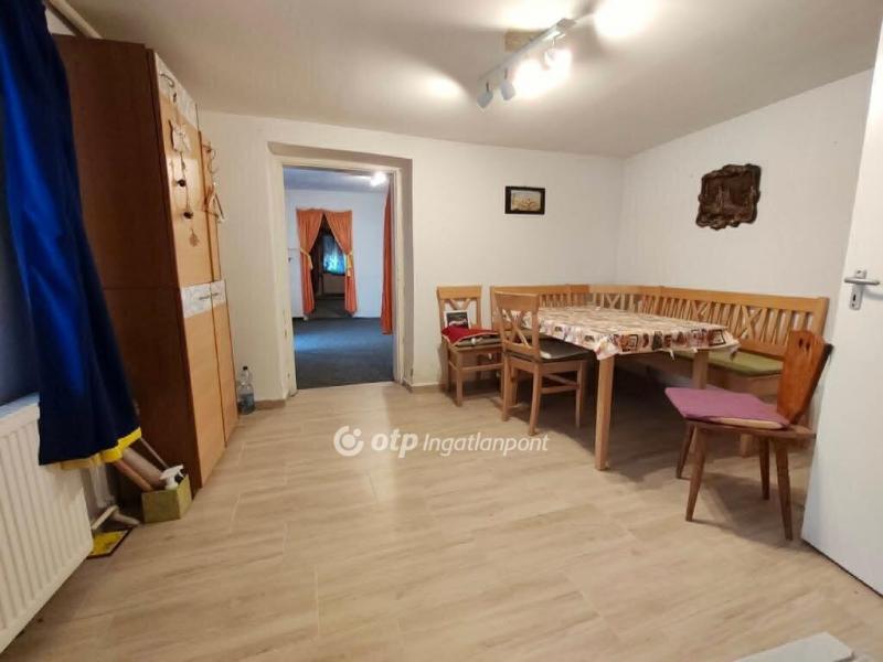Eladó családi ház Őcsény