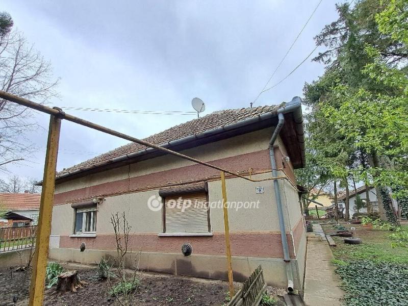 Eladó családi ház Kenderes