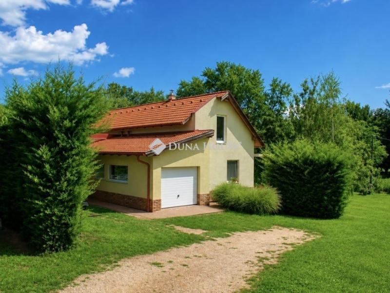 Eladó családi ház Csopak