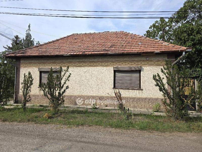 Eladó családi ház Kunszentmárton