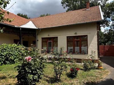 Eladó családi ház Békéscsaba
