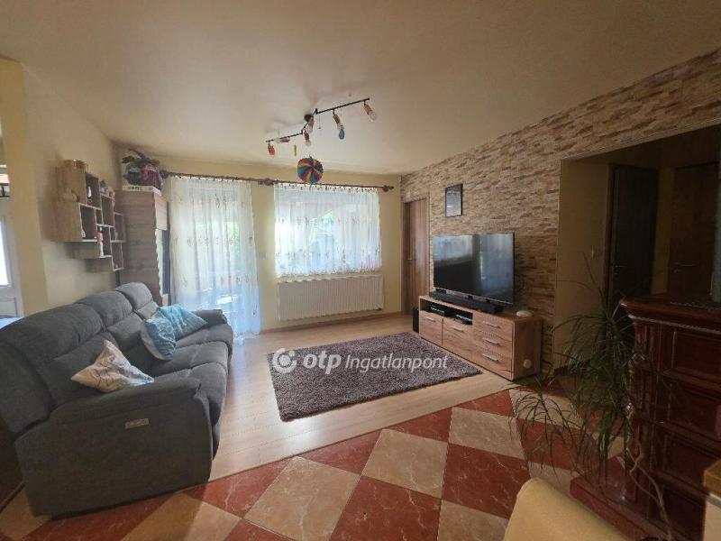 Eladó családi ház Győr