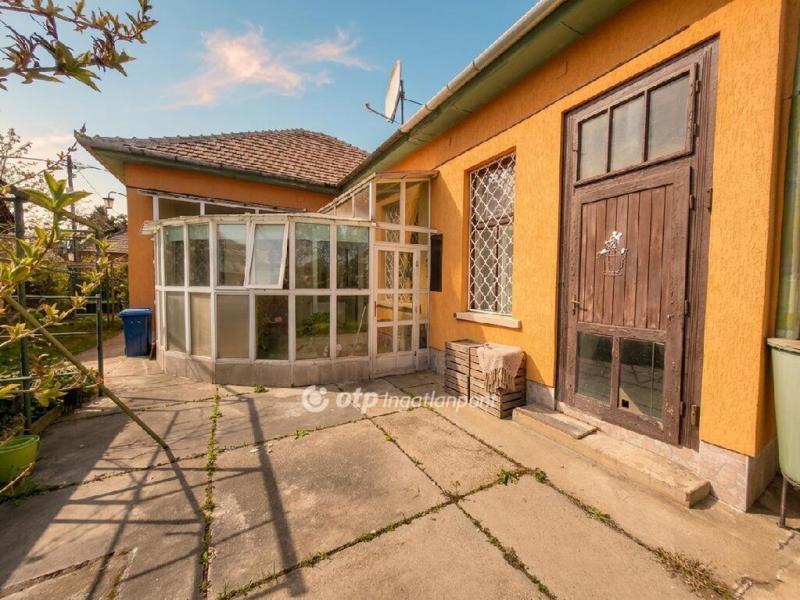Eladó családi ház Budapest