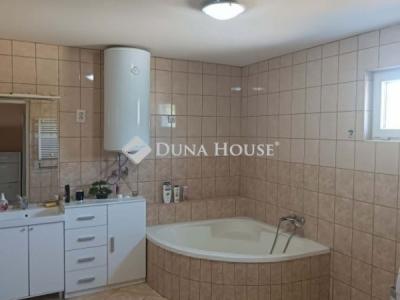 Eladó családi ház Monor