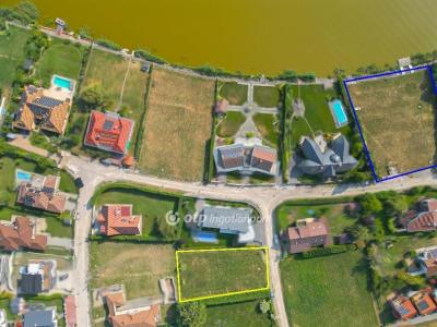 Eladó lakóövezeti telek Velence