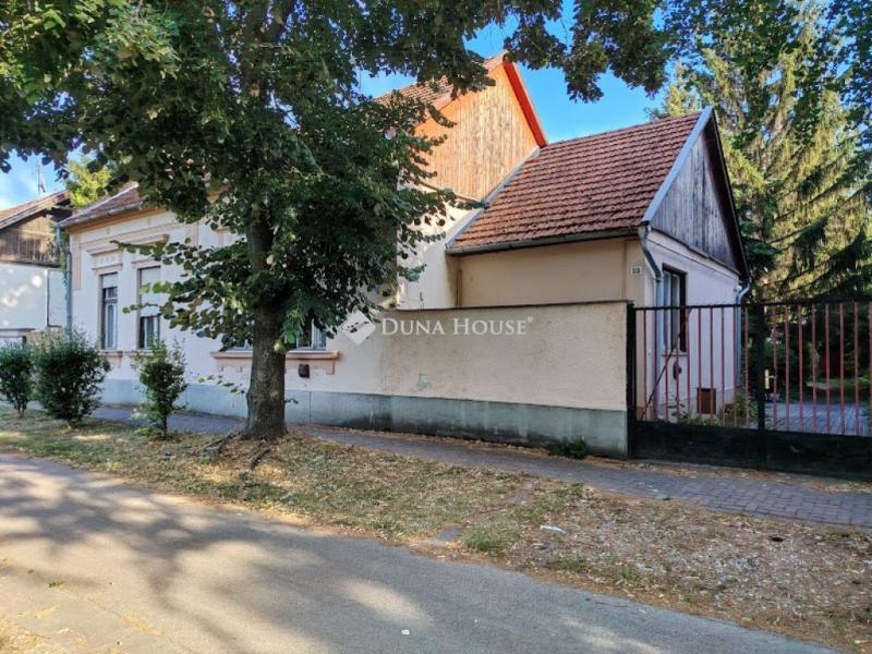 Eladó családi ház Békéscsaba