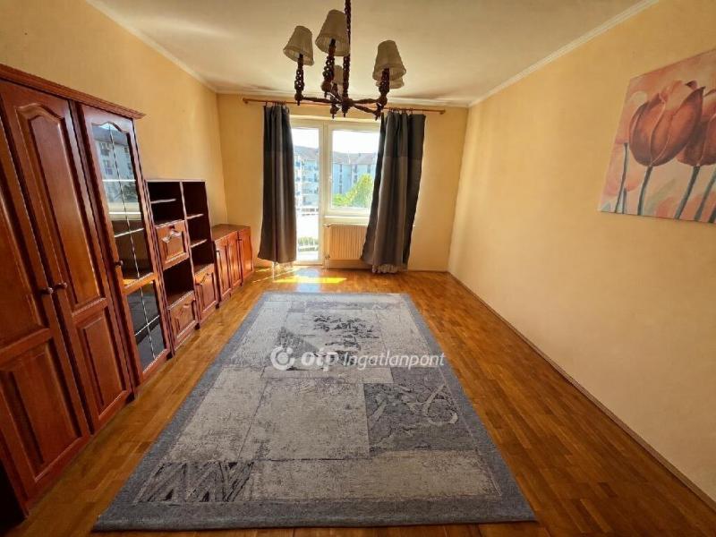 Eladó lakás Győr