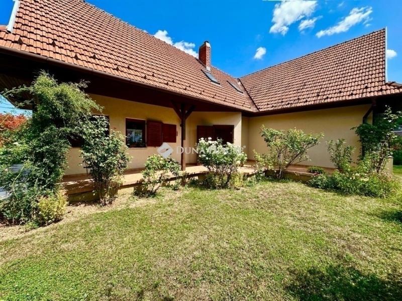 Eladó családi ház Pécs