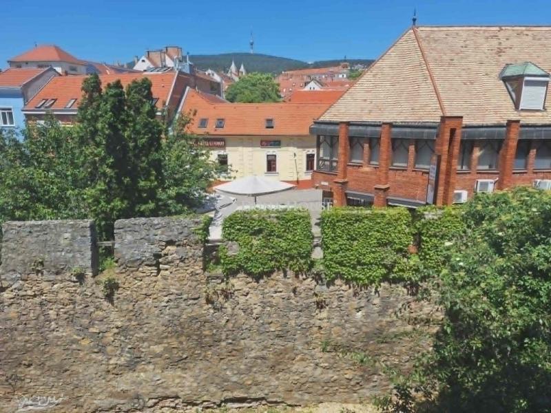 Eladó lakás Pécs