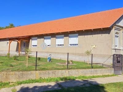 Eladó családi ház Baksa