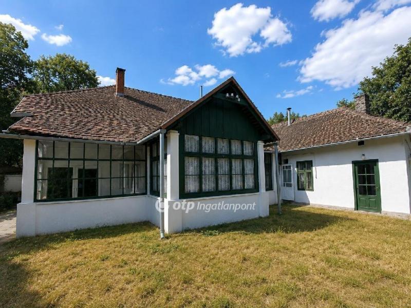 Eladó családi ház Csongrád