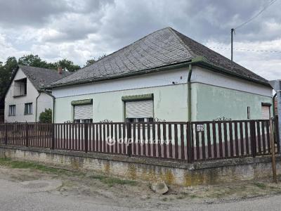 Eladó családi ház Tiszaföldvár