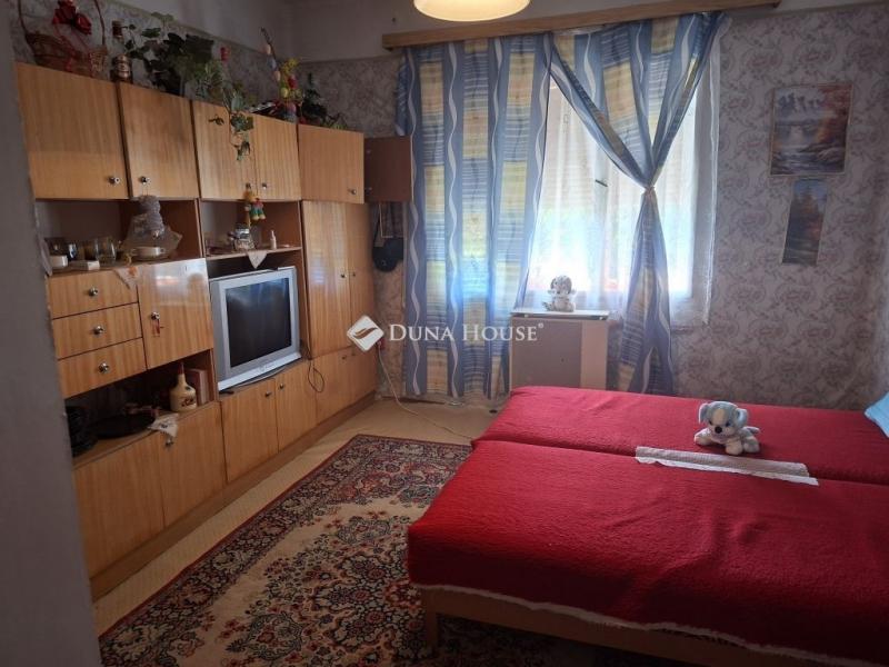 Eladó családi ház Rakamaz