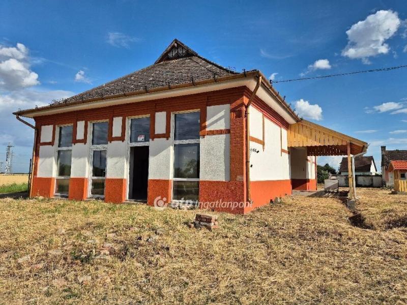 Eladó családi ház Szentes