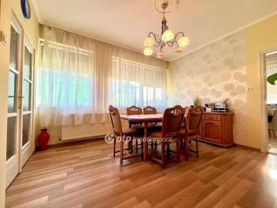 Eladó családi ház Debrecen