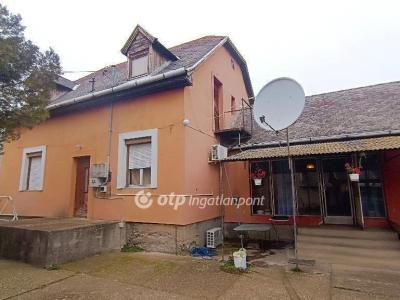 Eladó családi ház Lőrinci